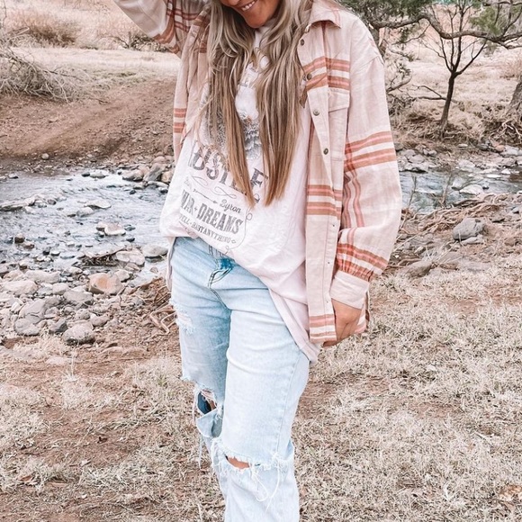 Spell Basecamp Flannel in Musk - Picture 8 of 15